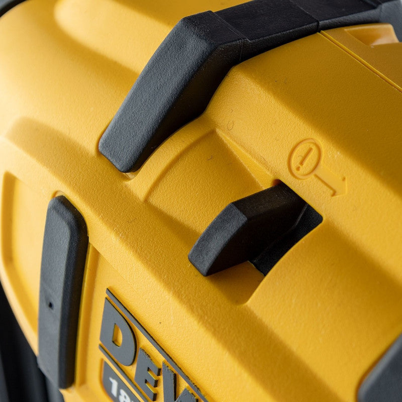 Cloueur de finition 16Ga 18V DEWALT DCN660NT-XJ Brushless avec un coffret