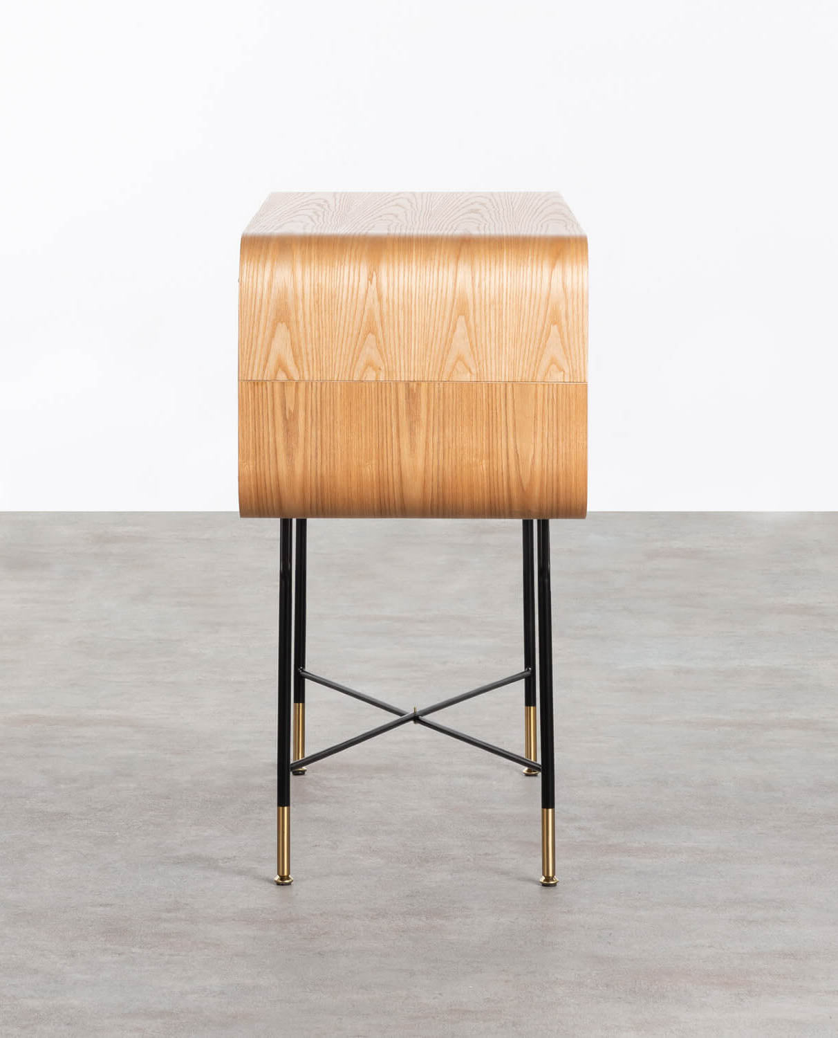 Couloir en bois avec tiroir