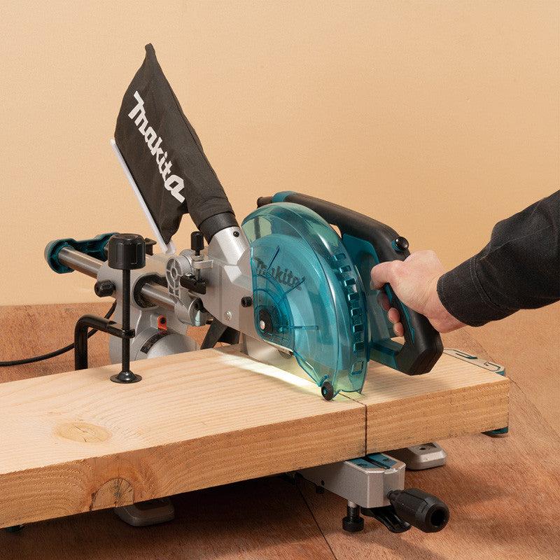 Scie radiale 1200W Ø 216 mm MAKITA LS0816F