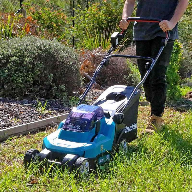 Tondeuse à gazon MAKITA DLM382Z 38cm 2x18V (Machine nue)